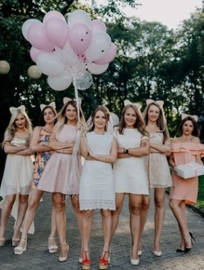 Elevate Your Hen Night With Personalised Hen Party Badges